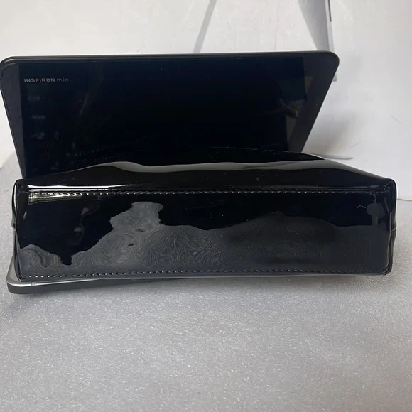 Yves Saint Laurent Beauty Black Patent Leather Cosmetic Bag. - Picture 7 of 11